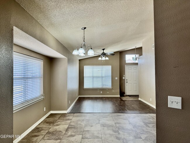 Building Photo - 881 Dakota River Ave