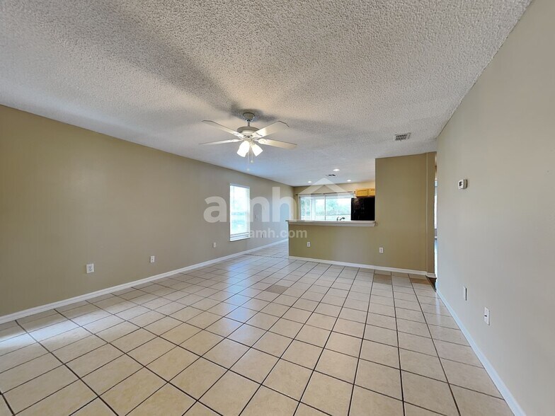 Building Photo - 233 Southbridge Cir
