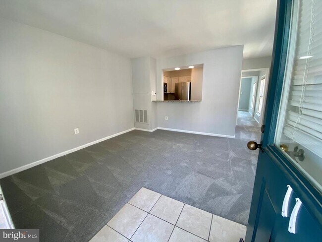 Building Photo - 4733 Bradley Blvd