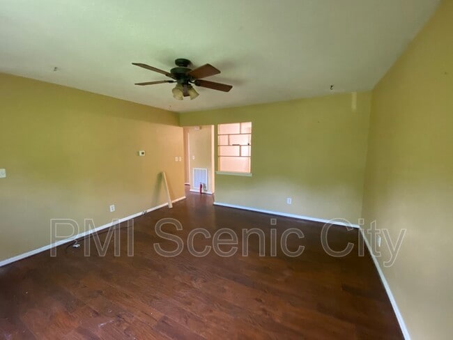 Building Photo - 1220 Gadd Rd