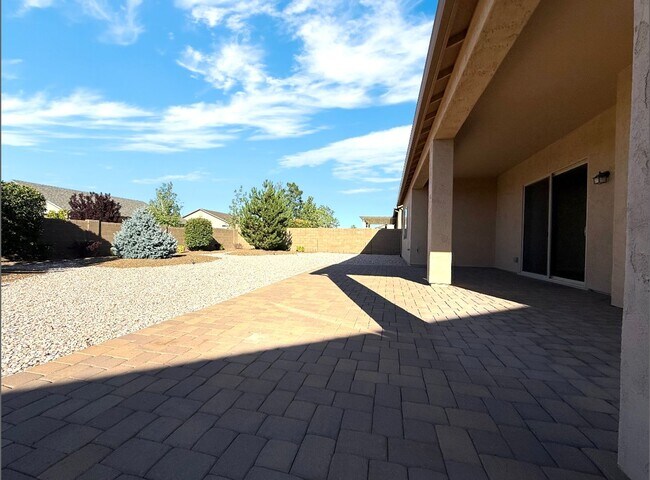 Building Photo - BEAUTIFUL GRANVILLE HOME!