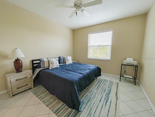Building Photo - Beach and Downtown Venice! Furnished ground floor condo! Gorgous!
