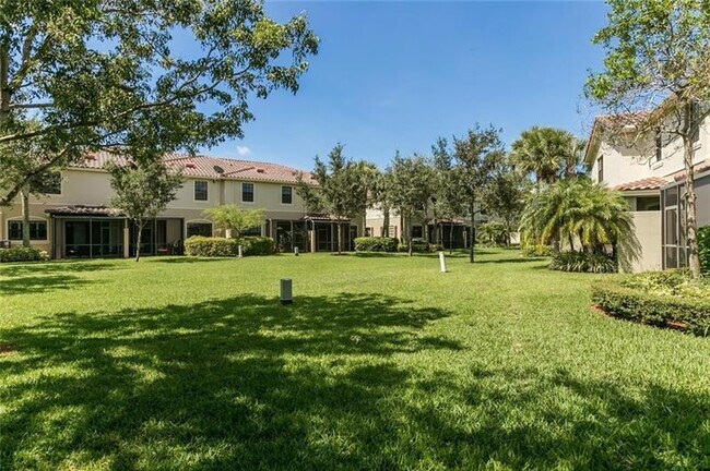 Building Photo - 10850 NW 73rd Ct