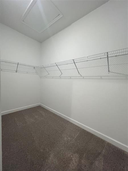 Building Photo - 655 SE Lk Fls St