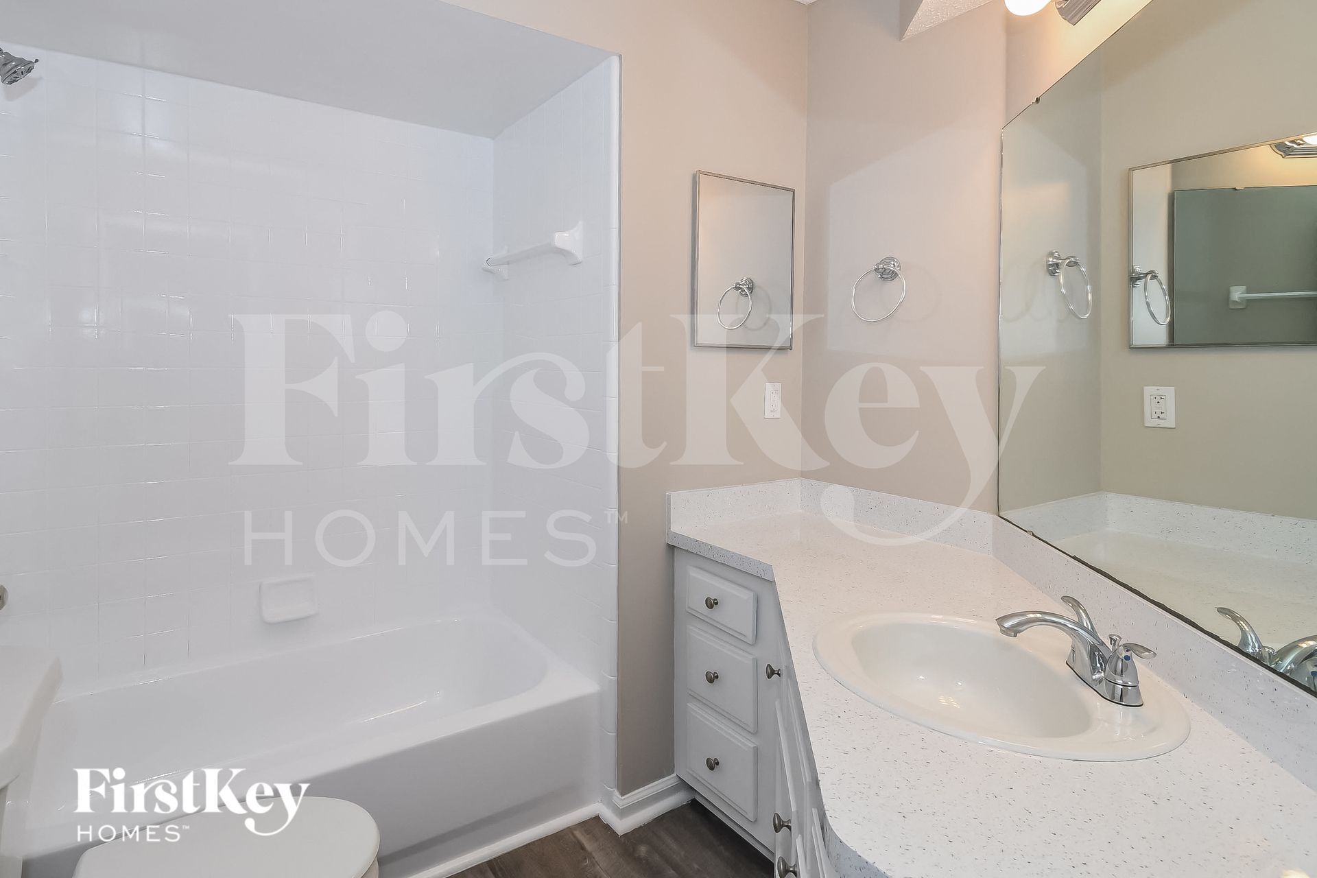 Building Photo - 10785 Las Colinas Way