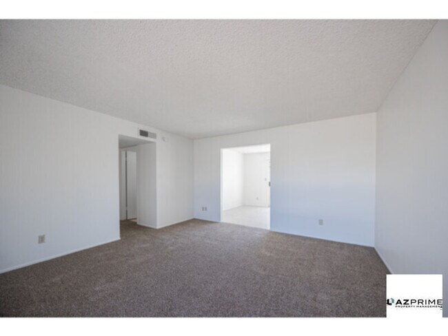 Building Photo - Charming 3/2 Peoria House - Comfort &amp; Convenience!