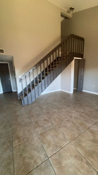 Building Photo - Full Sail/Winter Park 2/2 condo available ...