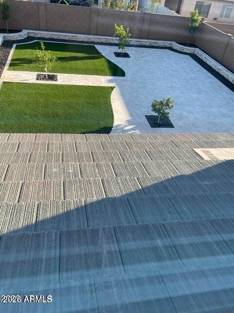 Building Photo - 9115 W Glenrosa Ave