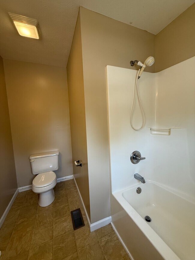 Building Photo - 3 bedroom, 2.5 bath townhome *ASK US ABOUT...
