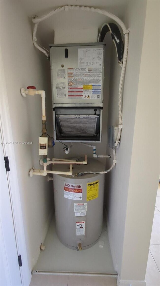 Building Photo - 4220 San Marino Blvd