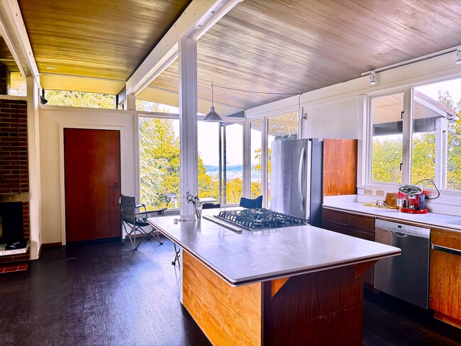 Building Photo - 14407 SE 55th St