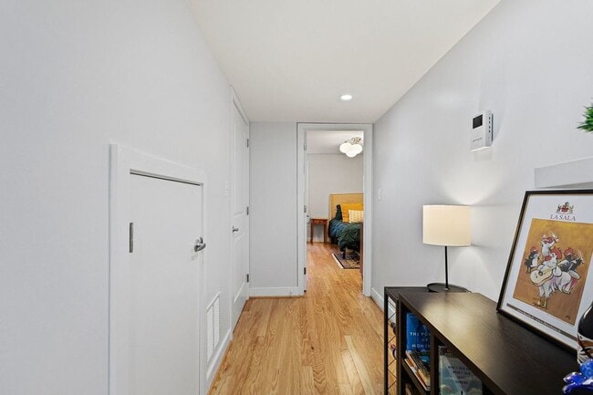 Building Photo - 136 Quincy Pl NE