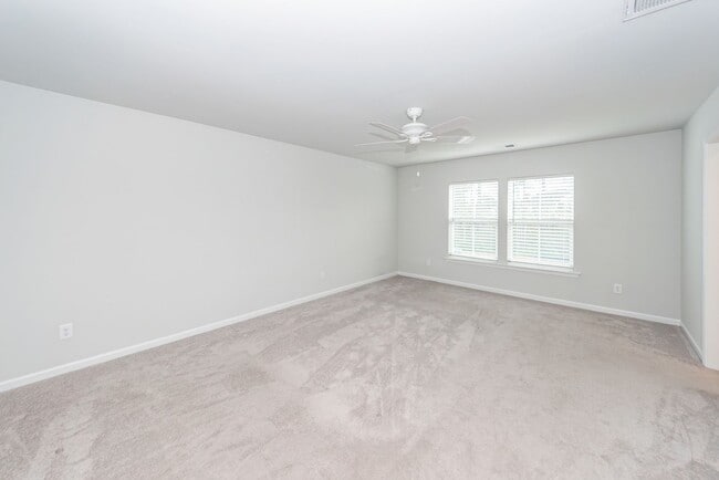 Building Photo - 4 Bedroom, 2.5 Bathroom Home in Cane Bay Plantation - Summerville