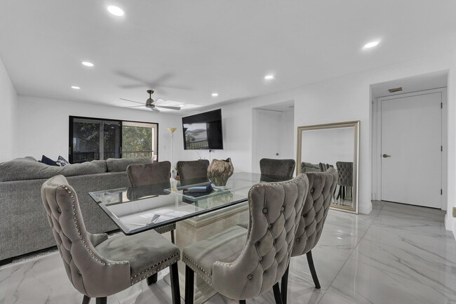 Building Photo - 14476 Amberly Ln