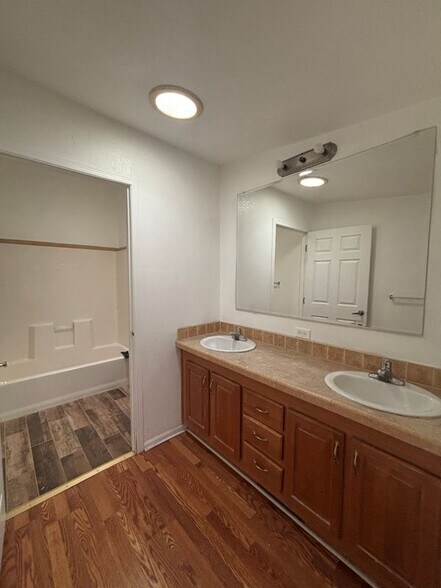 Building Photo - 1225 N Alessandro