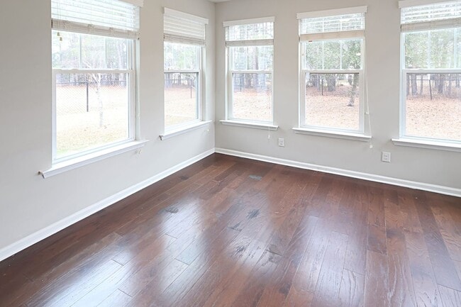 Building Photo - Stunning & Spacious 4 Bedroom Home in Highland Falls Community