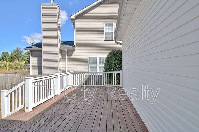 Building Photo - 109 St Albans Way