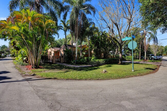 Building Photo - 20 NW 101st St