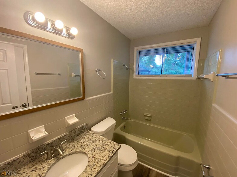 Building Photo - 316 N Pleasant Hill Rd