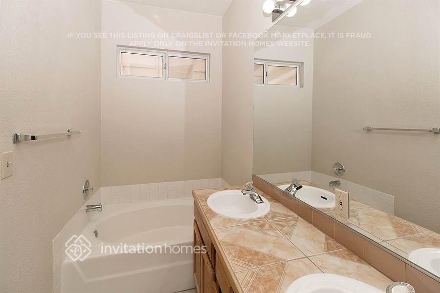Building Photo - 6256 Small Point Dr