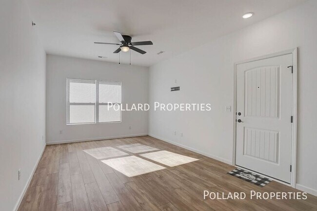 Building Photo - 517 Parkview Dr