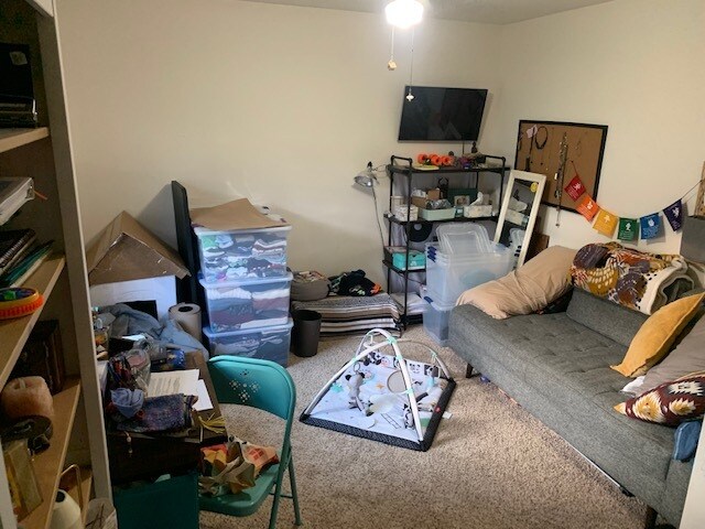 Interior view of the second bedroom - 917 Rose Hill Ave