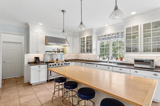 Building Photo - 110 Greenleaf Ln