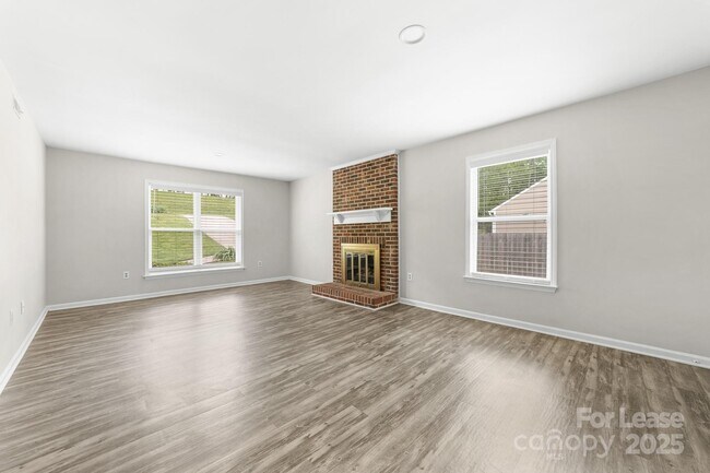 Building Photo - 616 Silversmith Ln