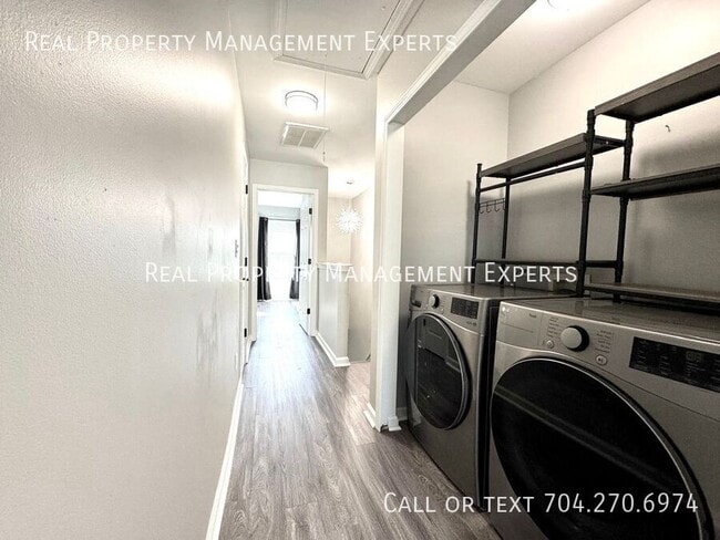 Building Photo - 3837 Glenlea Commons Dr