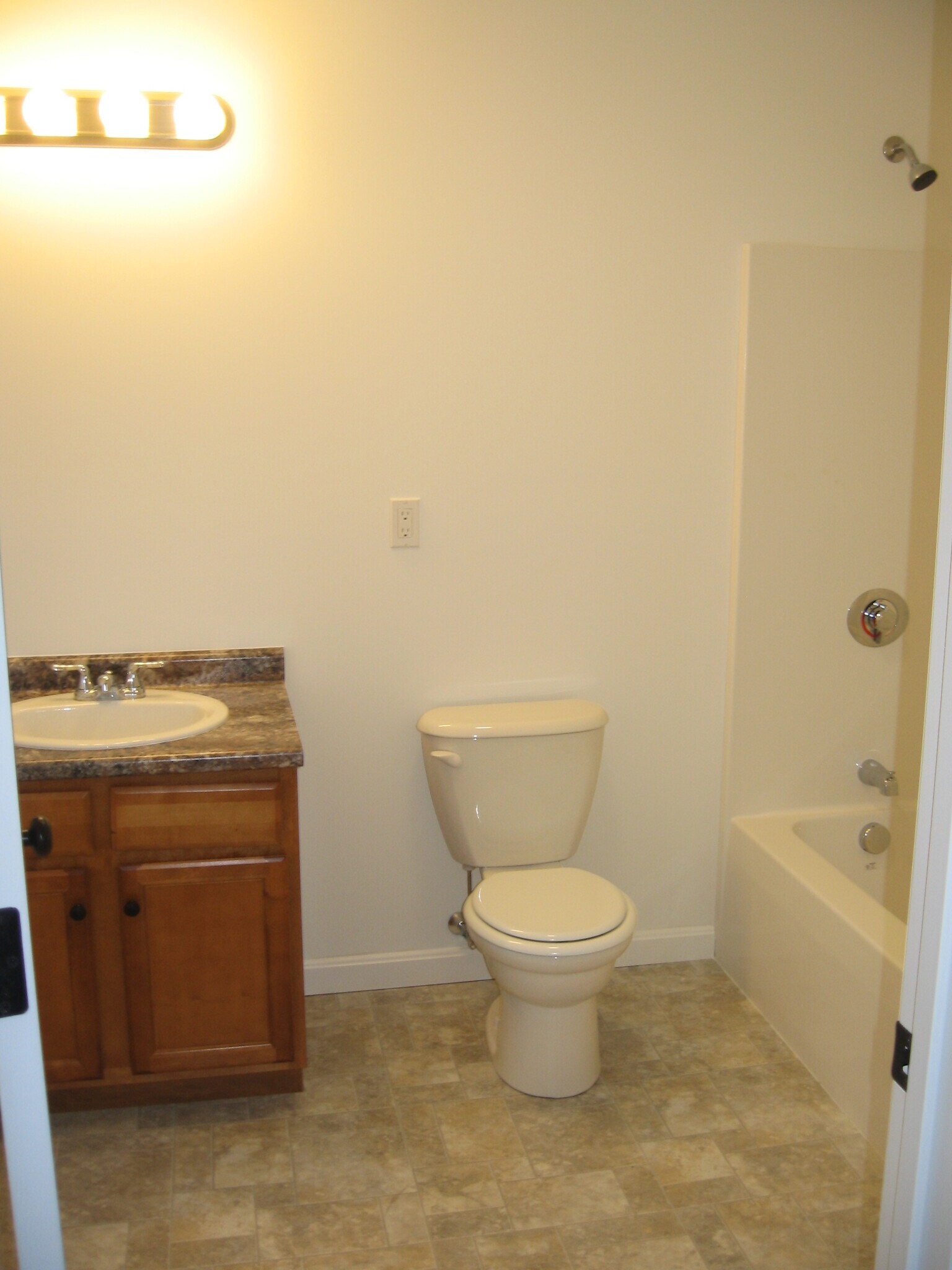 Building Photo - 88 Trinity Cir