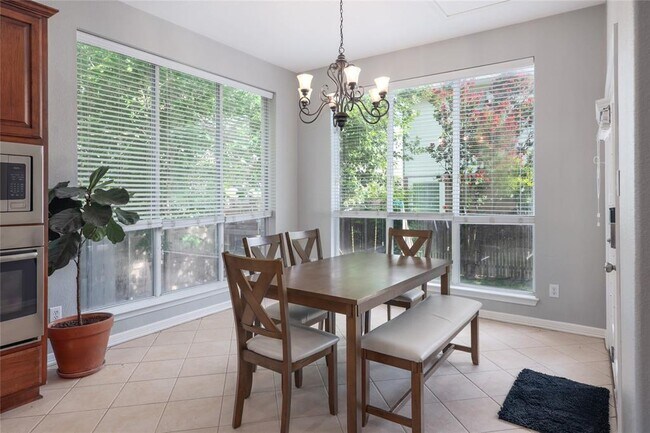 Building Photo - 2279 Fernspring Dr
