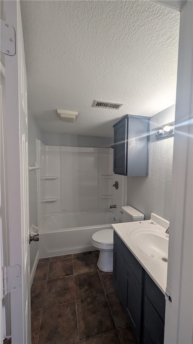 Building Photo - 2005 Blueberry Ln