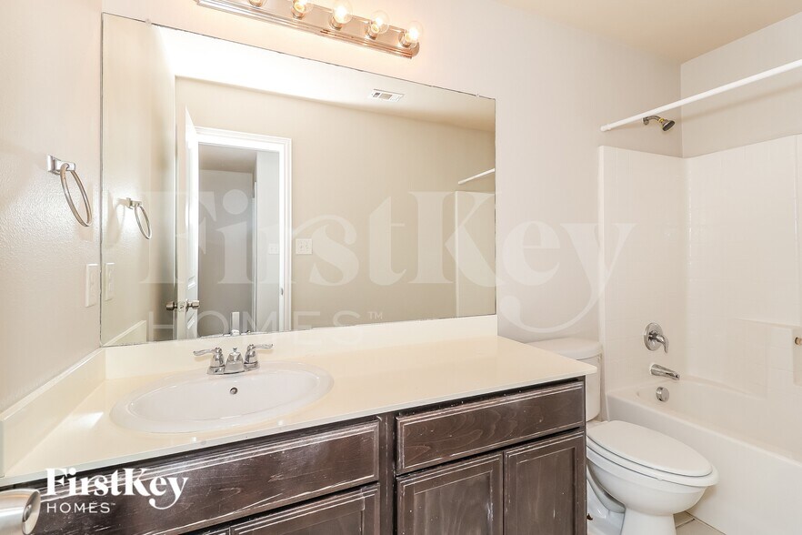 Building Photo - 963 Ranch Rd