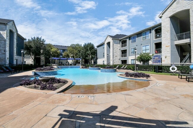 Building Photo - 6777 Sommerall Dr