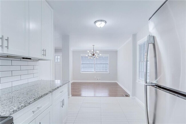 Building Photo - 3078 Rebecca Dr SW