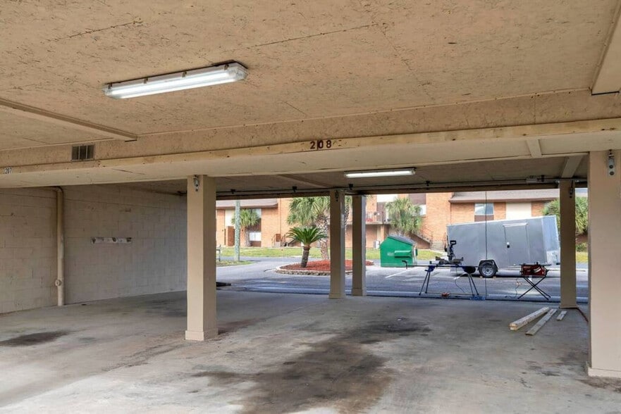 Building Photo - 312 Bream Ave