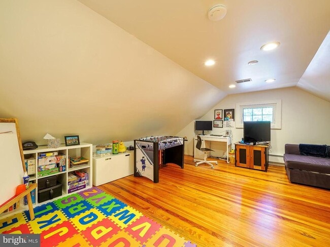 Building Photo - 5534 Nevada Ave NW