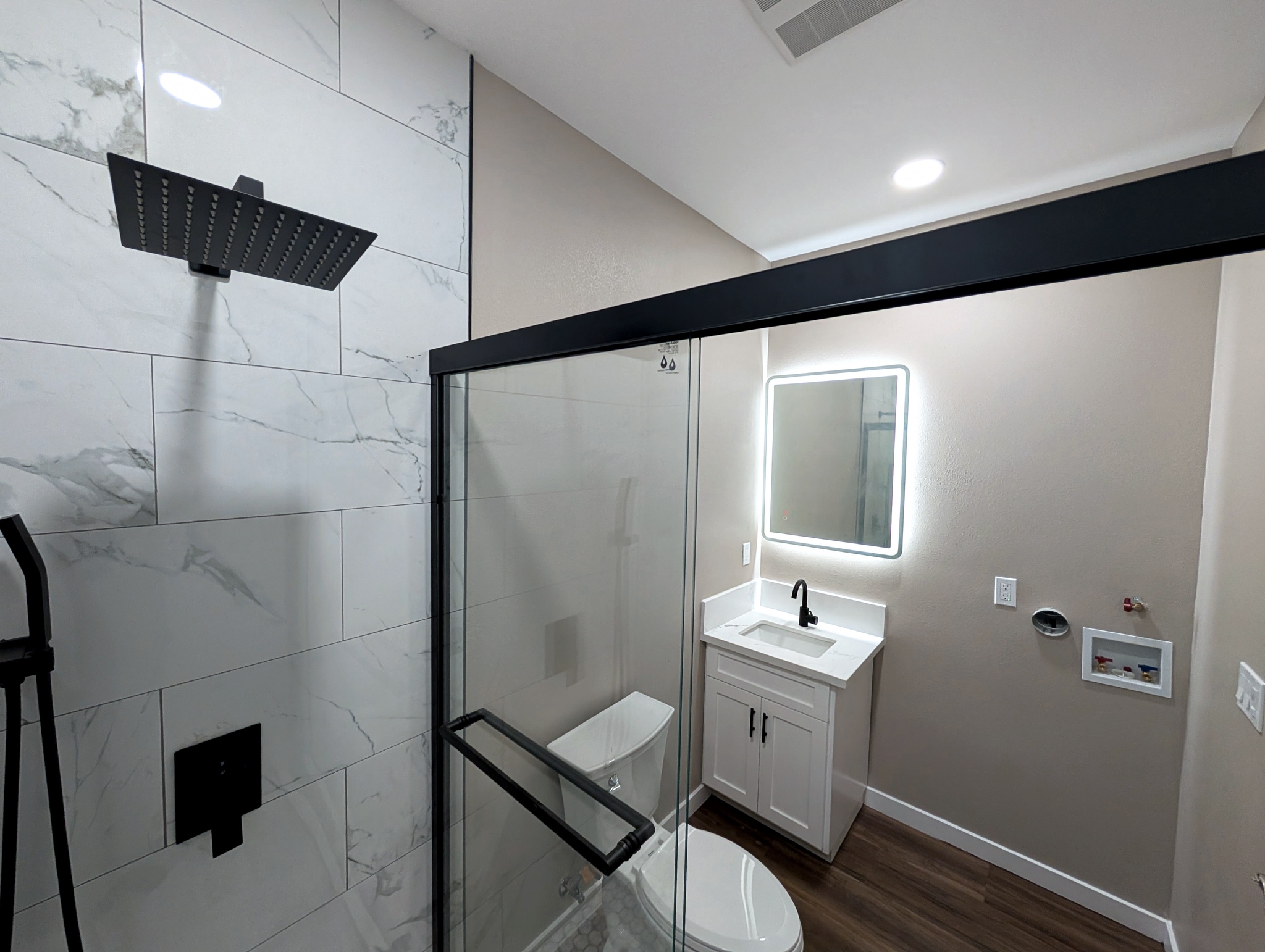 2nd full bathroom with washer and dryer hookups - 14962 Lambert Rd