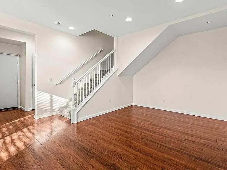 Building Photo - 27580 Darrington Ave