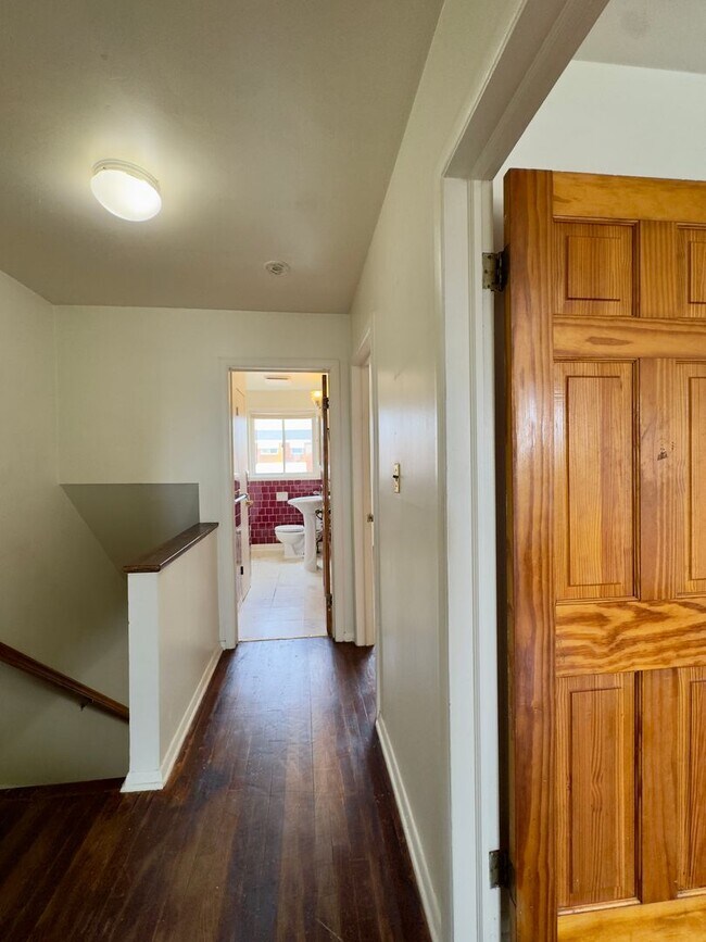 Building Photo - 5731 Denwood Ave