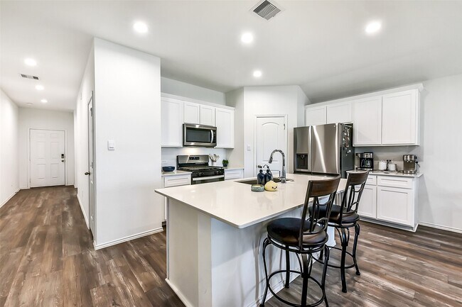 Building Photo - 3041 Emerald Ocean Dr