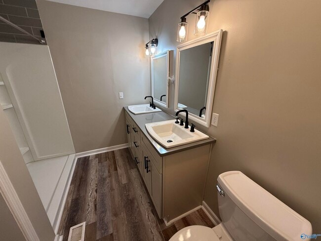 Building Photo - 2665 Dunlap Ave