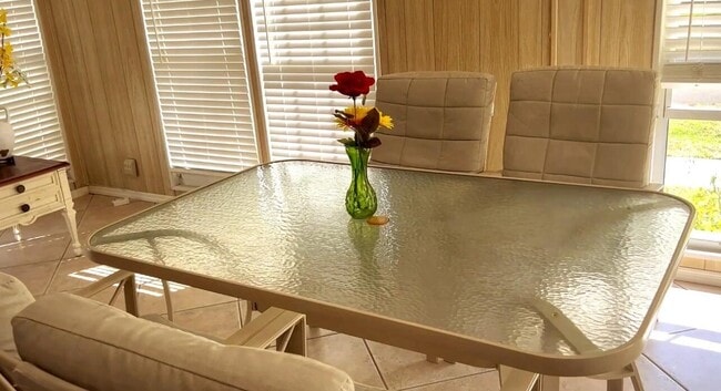 Building Photo - 4067 White Pine Dr