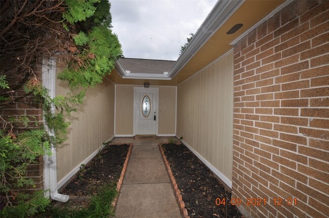 Building Photo - 2706 Sunbird Dr