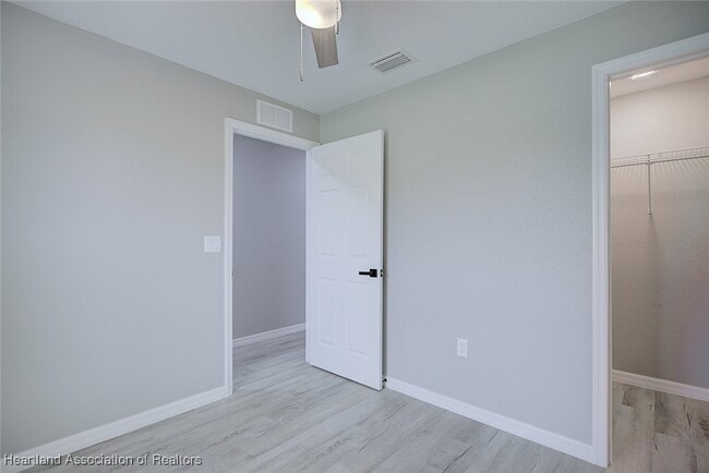 Building Photo - 1462 Aleutian St NE