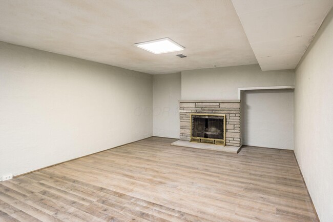 Building Photo - 4230 Eastlea Dr