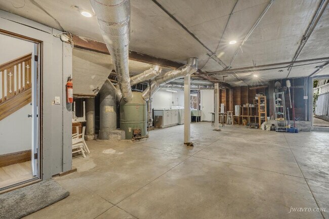 Building Photo - 467 40th Ave