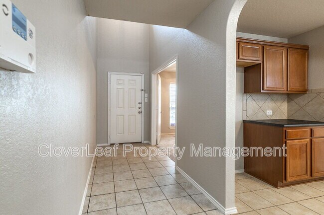 Building Photo - 2424 Dimmitt Dr