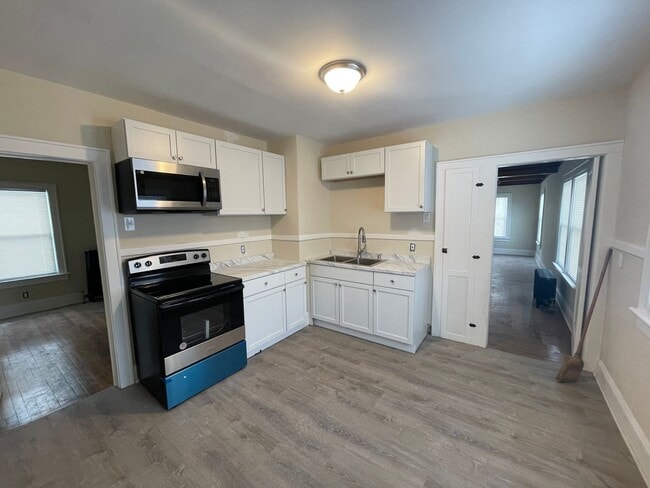 Building Photo - 37-39 Hazelwood Terrace