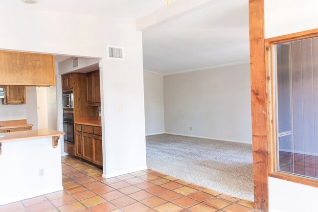 Building Photo - Scottsdale Rental Listing